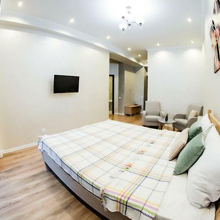 Great Apartment Near Unic Shopping Center Кишинев Екстериор снимка